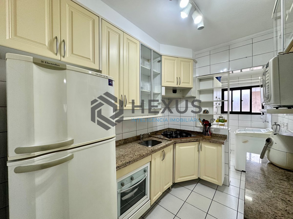 Foto 21 de Apartamento com varanda e lazer a 400m da praia na Enseada, Guarujá