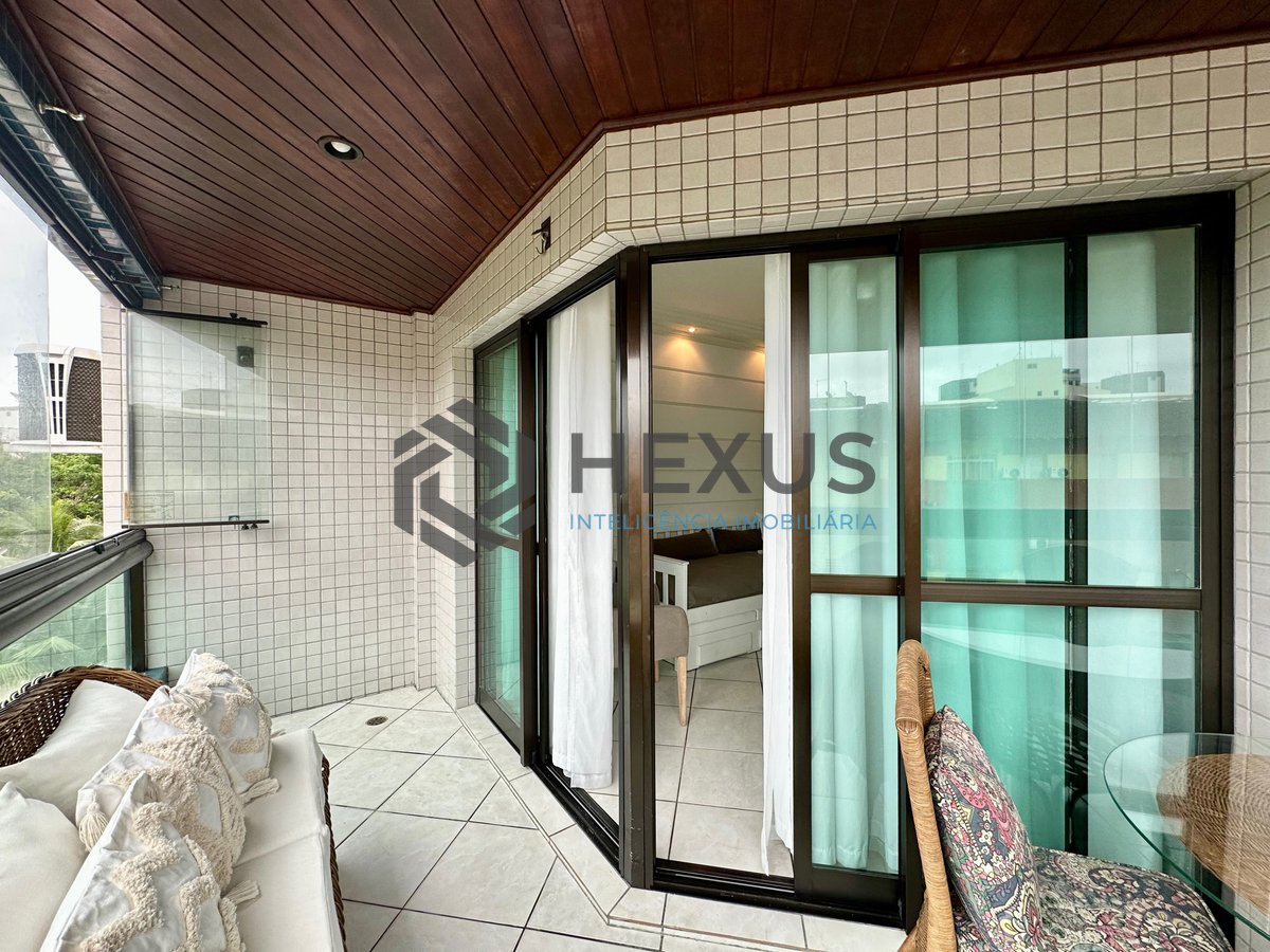 Foto 8 de Apartamento com varanda e lazer a 400m da praia na Enseada, Guarujá