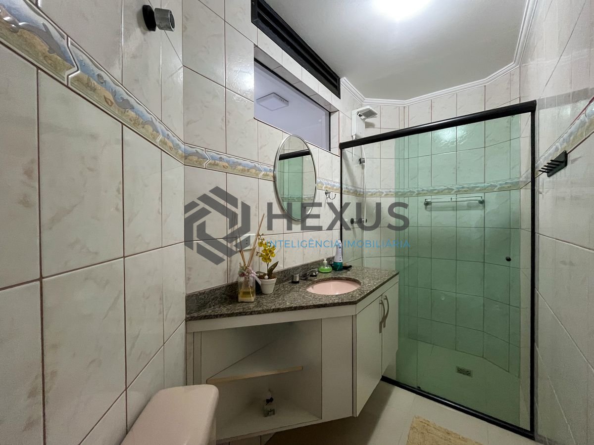 Foto 26 de Apartamento com varanda vista mar e lazer a 2 quadras da praia nas Pitangueiras, Guarujá