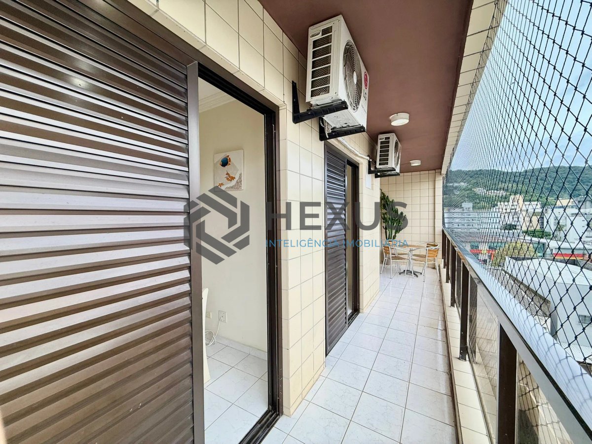 Foto 13 de Apartamento com varanda e lazer a 400m da praia na Enseada, Guarujá