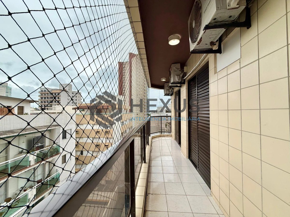 Foto 14 de Apartamento com varanda e lazer a 400m da praia na Enseada, Guarujá