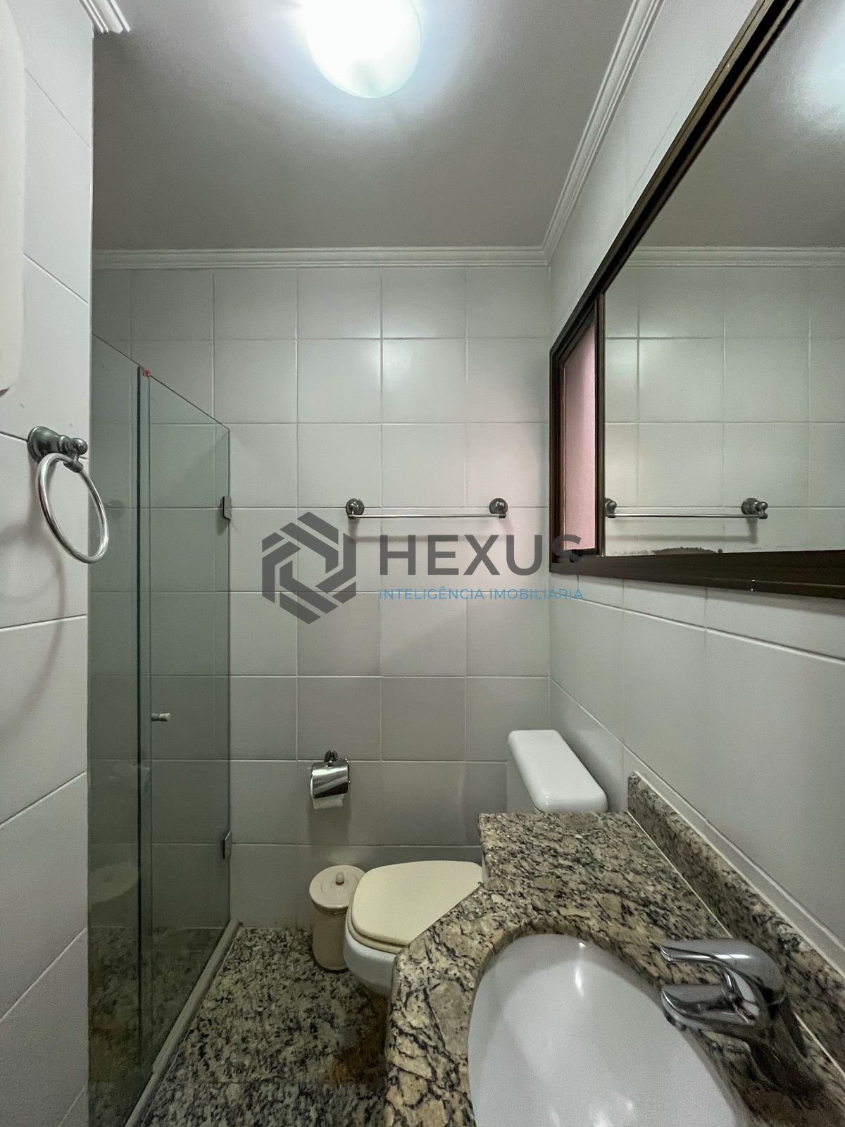 Foto 23 de Apartamento com varanda gourmet e lazer a 300m da praia nas Pitangueiras, Guarujá