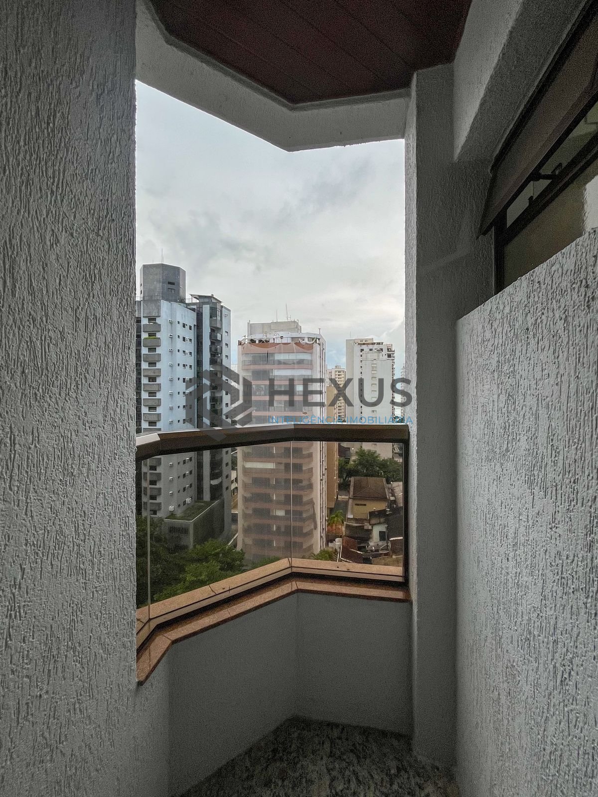 Foto 28 de Apartamento com varanda gourmet e lazer a 300m da praia nas Pitangueiras, Guarujá
