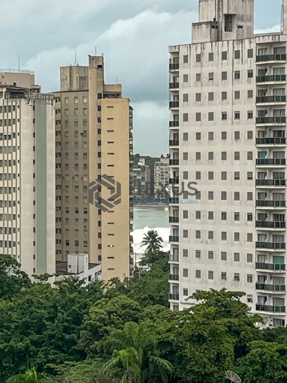 Foto 30 de Apartamento com varanda gourmet e lazer a 300m da praia nas Pitangueiras, Guarujá