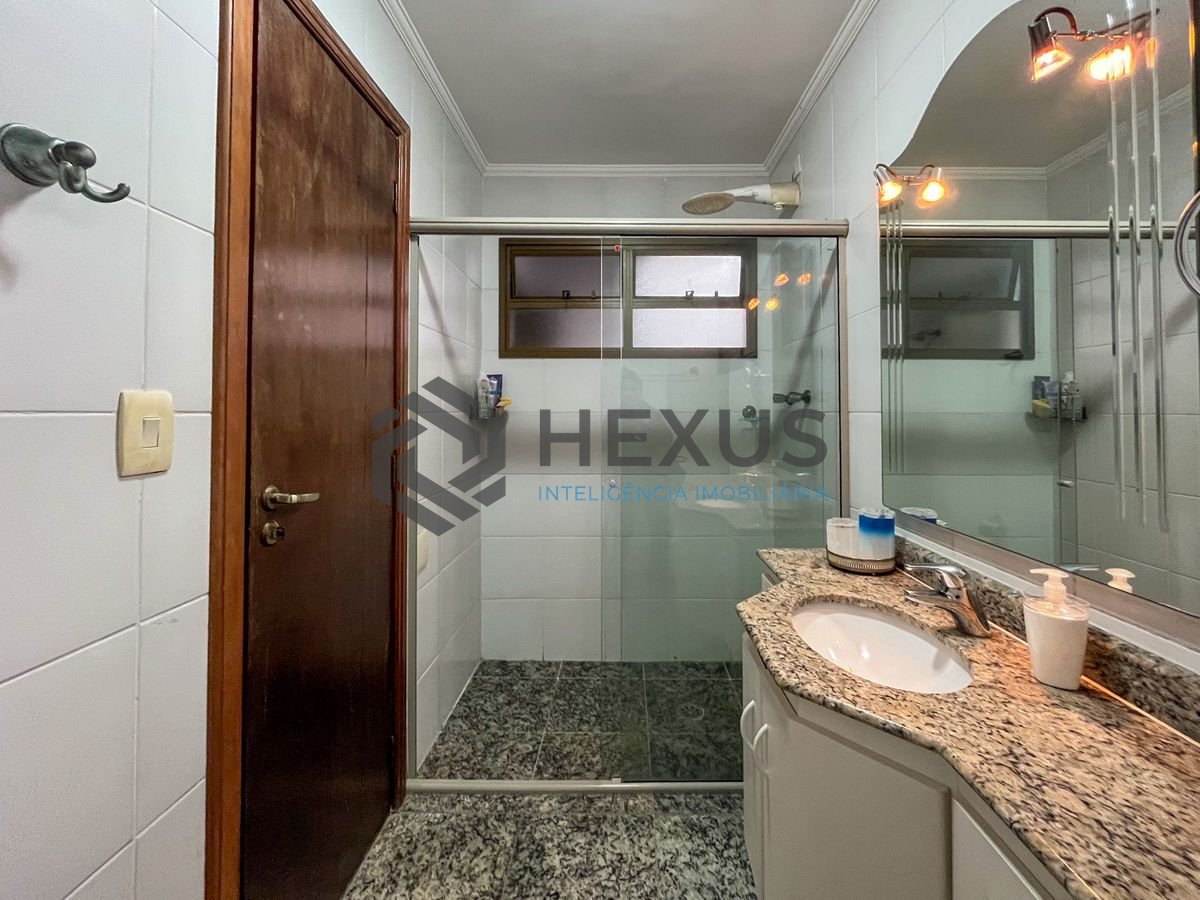 Foto 31 de Apartamento com varanda gourmet e lazer a 300m da praia nas Pitangueiras, Guarujá