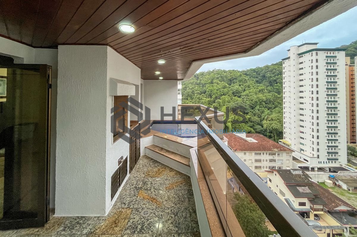 Foto 12 de Apartamento com varanda gourmet e lazer a 300m da praia nas Pitangueiras, Guarujá