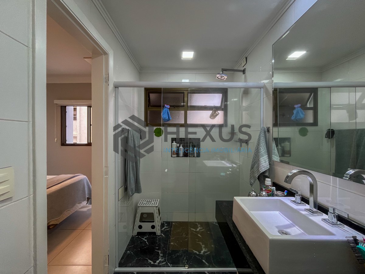 Foto 35 de Apartamento com varanda gourmet e lazer a 2 quadras da praia nas Pitangueiras, Guarujá