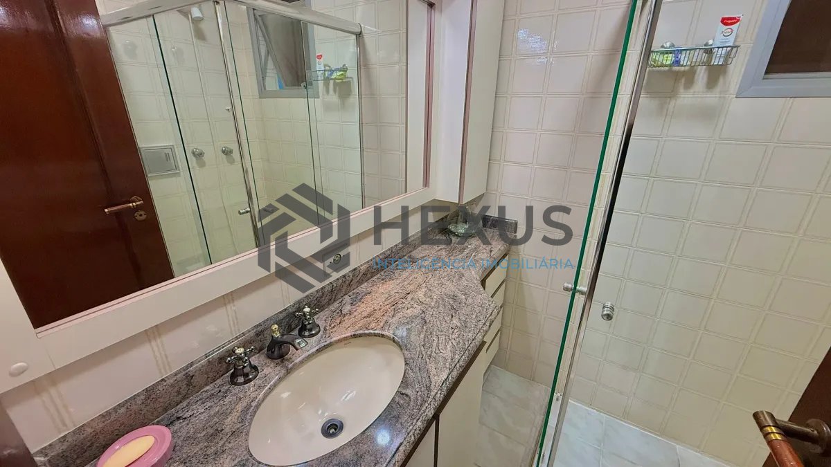 Foto 22 de Apartamento com varanda e lazer a 150m da praia na região da Barra Funda nas Pitangueiras, Guarujá