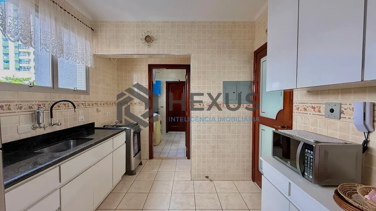 Foto 8 de Apartamento com varanda e lazer a 150m da praia na região da Barra Funda nas Pitangueiras, Guarujá