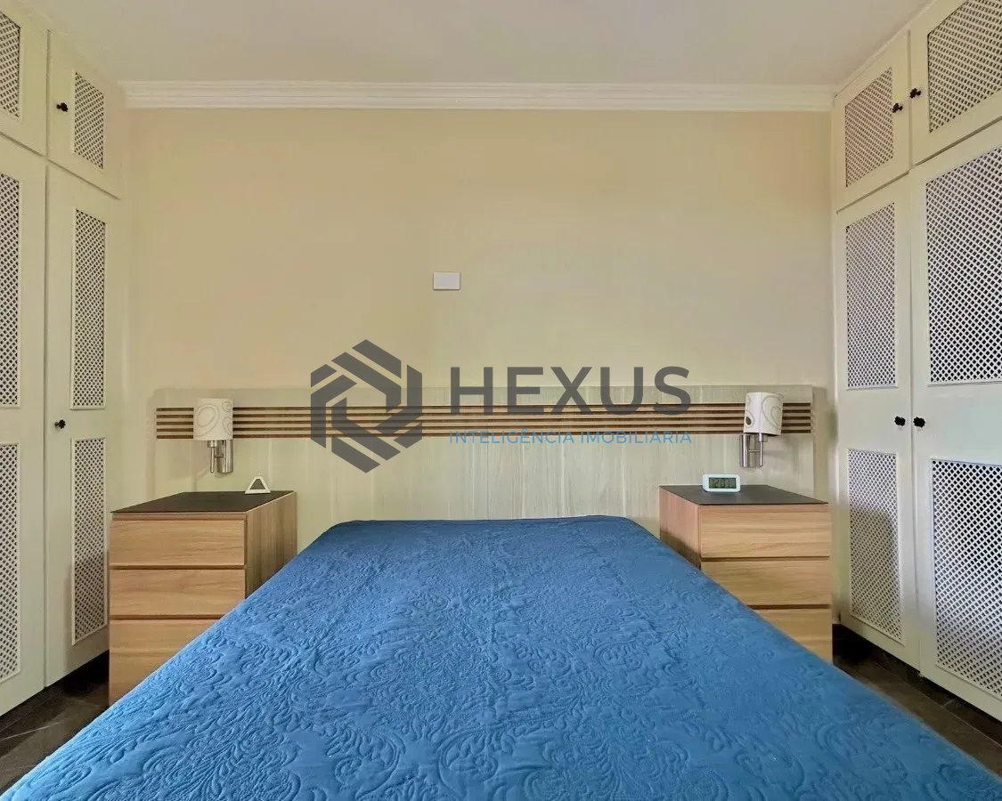 Foto 18 de Apartamento Duplex reformado com varanda e lazer a 600m da praia na Enseada, Guarujá