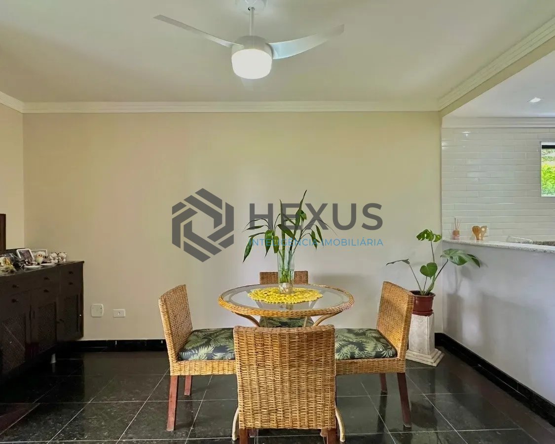 Foto 6 de Apartamento Duplex reformado com varanda e lazer a 600m da praia na Enseada, Guarujá