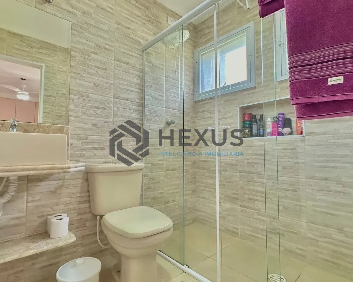 Foto 28 de Apartamento Duplex reformado com varanda e lazer a 600m da praia na Enseada, Guarujá