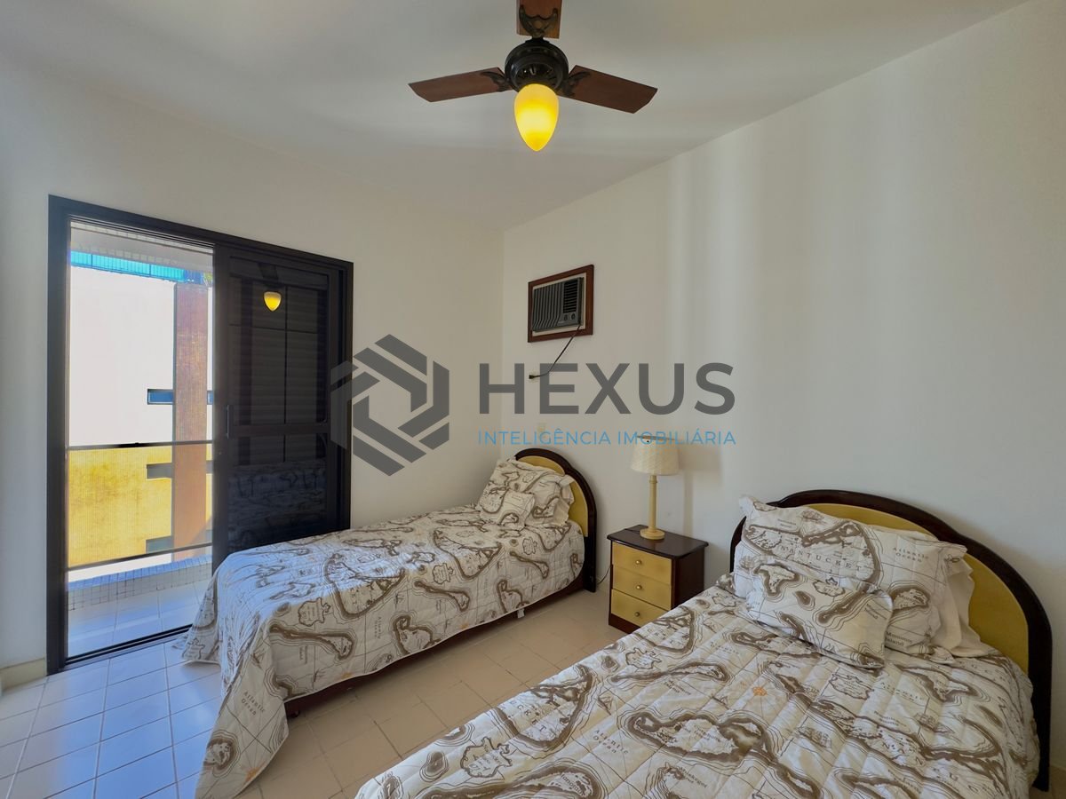 Foto 14 de Apartamento com varanda a 2 quadras da praia nas Pitangueiras, Guarujá