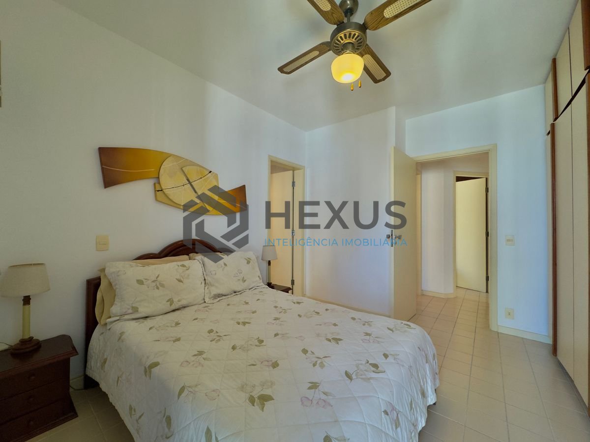 Foto 10 de Apartamento com varanda a 2 quadras da praia nas Pitangueiras, Guarujá