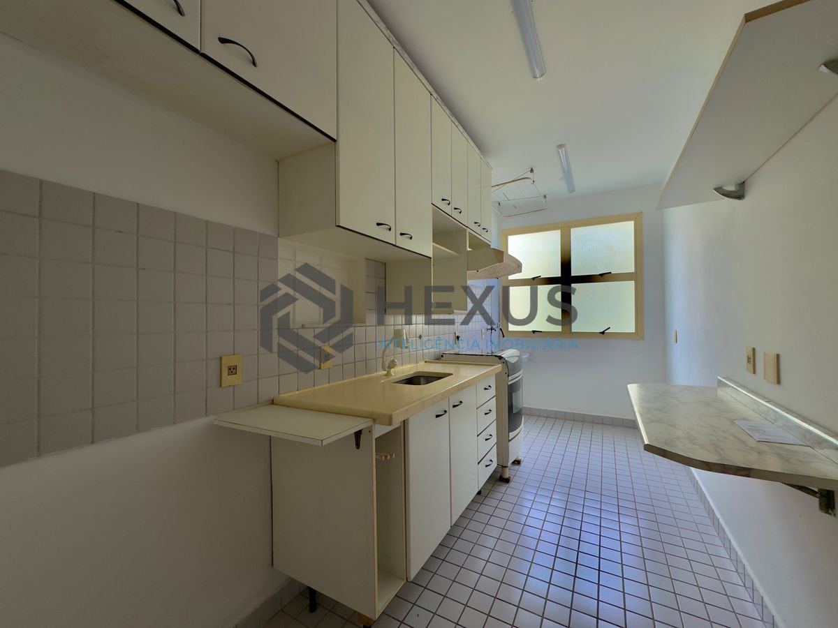 Foto 11 de Apartamento com varanda e lazer na Enseada, Guarujá