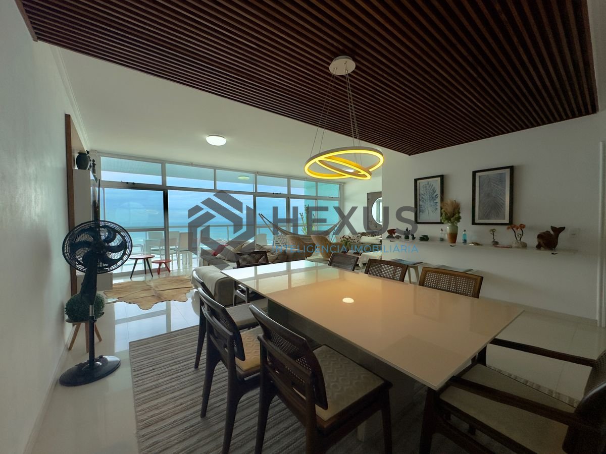 Foto 6 de Apartamento frente mar com varanda vista mar nas Pitangueiras, Guarujá