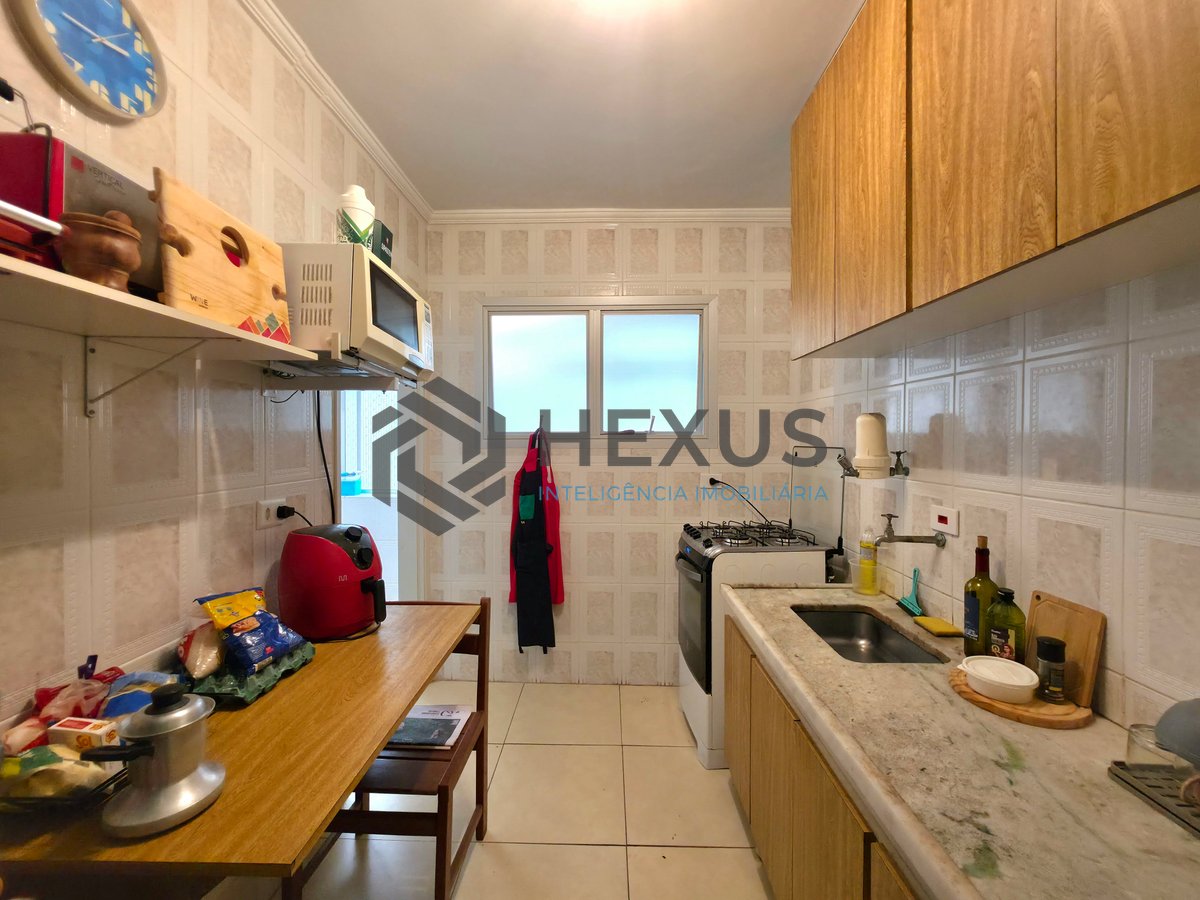 Foto 15 de Apartamento com varanda nas Pitangueiras, Guarujá