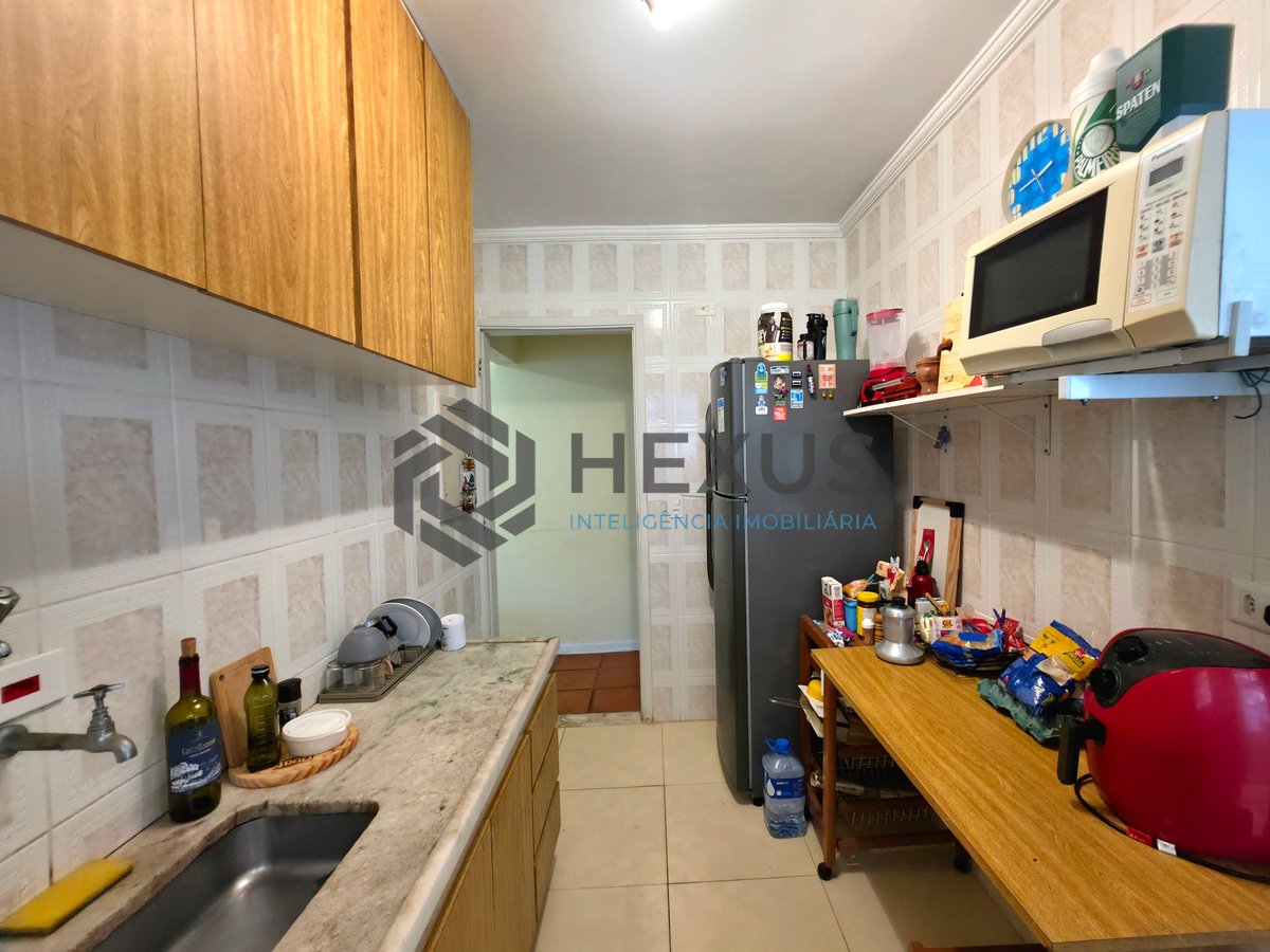 Foto 16 de Apartamento com varanda nas Pitangueiras, Guarujá