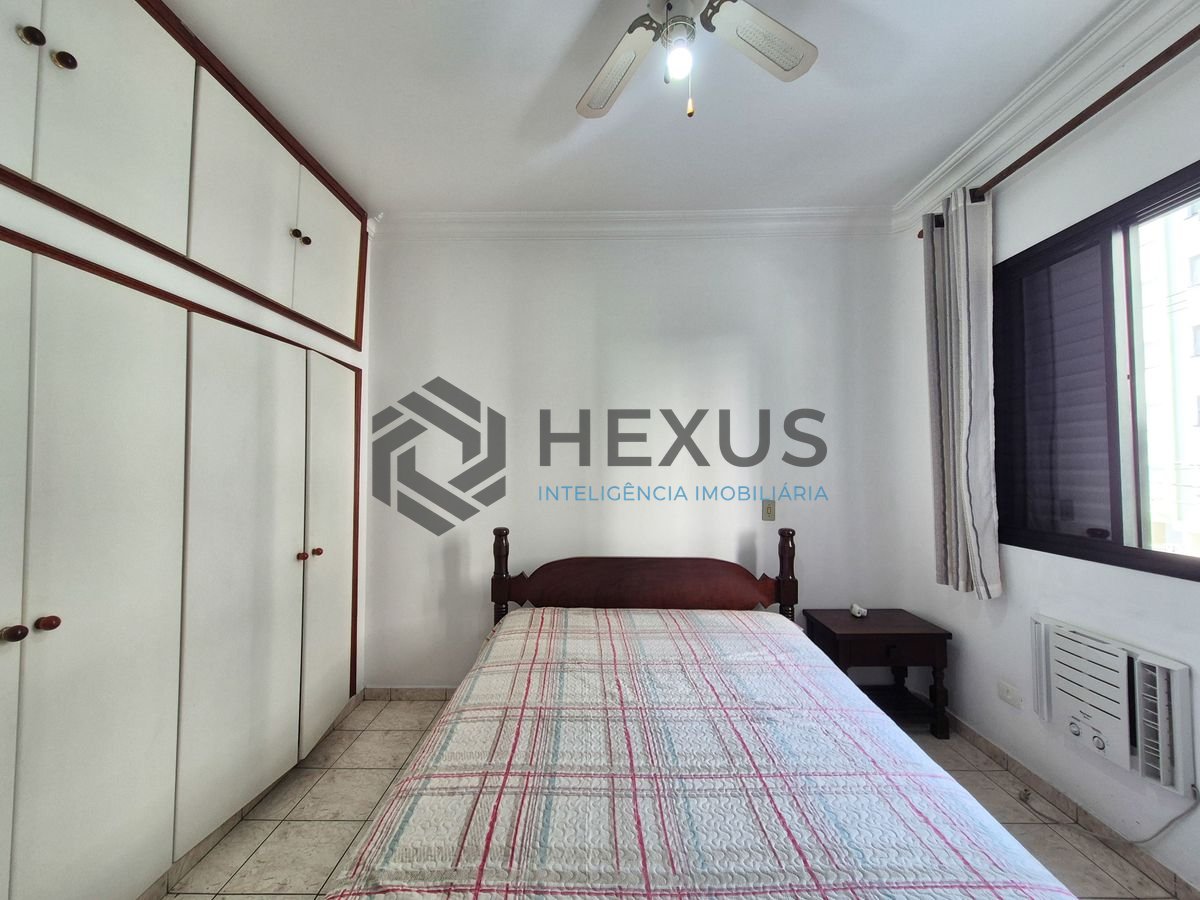 Foto 8 de Apartamento com varanda e lazer a 1 quadra da praia nas Pitangueiras, Guarujá