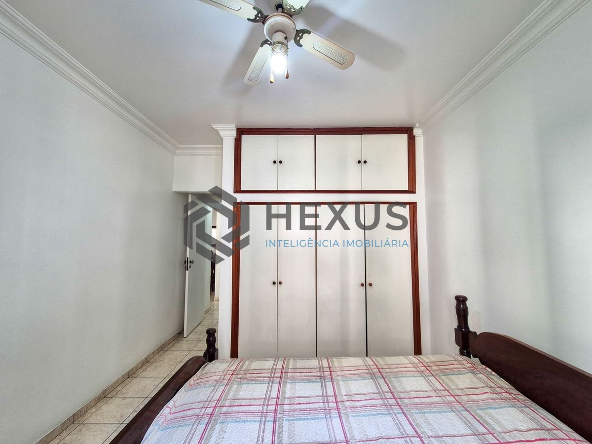 Foto 10 de Apartamento com varanda e lazer a 1 quadra da praia nas Pitangueiras, Guarujá