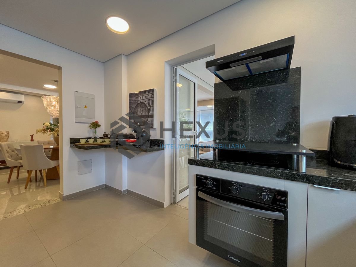 Foto 34 de Apartamento reformado com varanda gourmet e lazer nas Pitangueiras, Guarujá