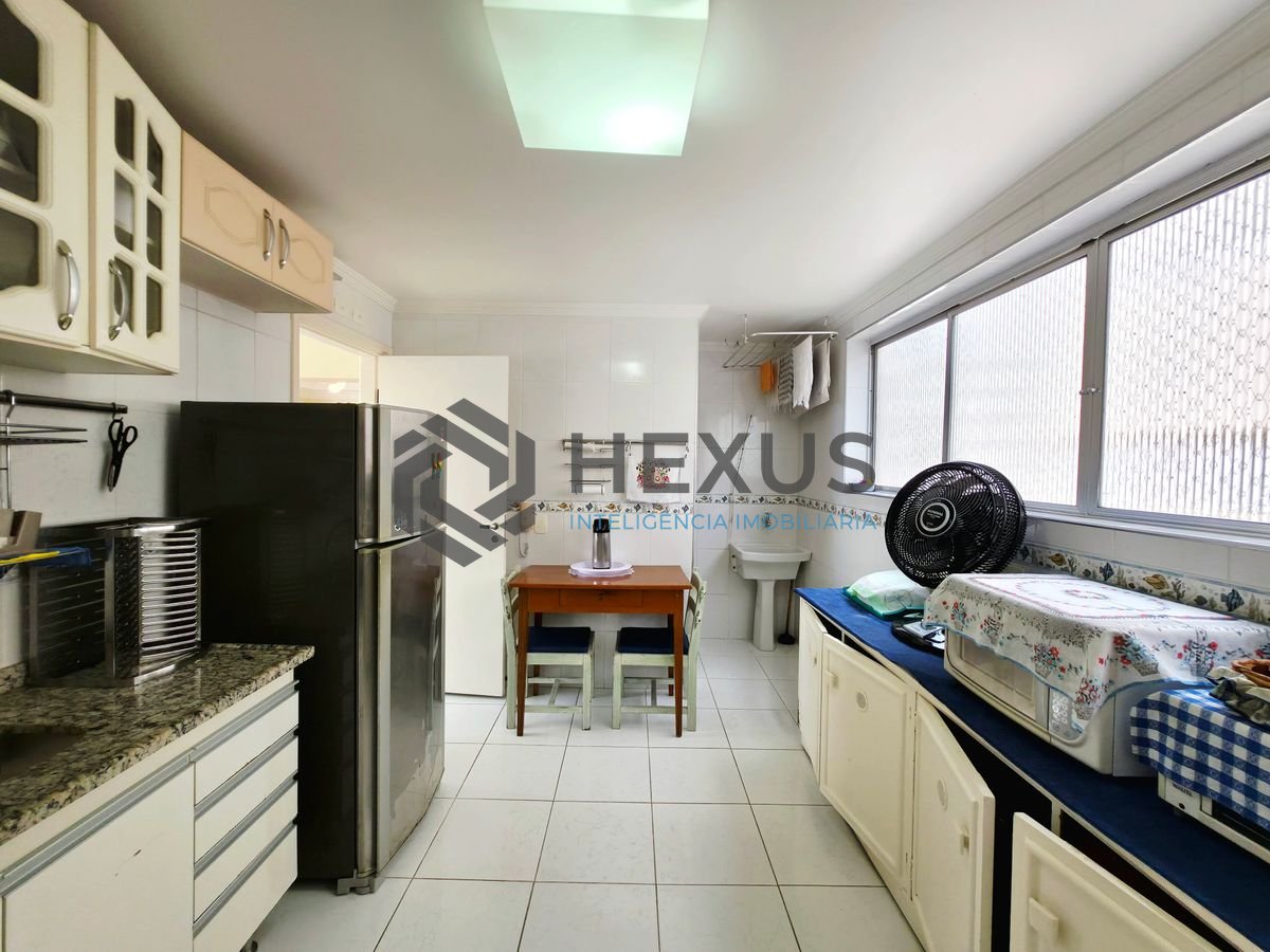Foto 24 de Apartamento a 1 quadra da praia nas Pitangueiras, Guarujá