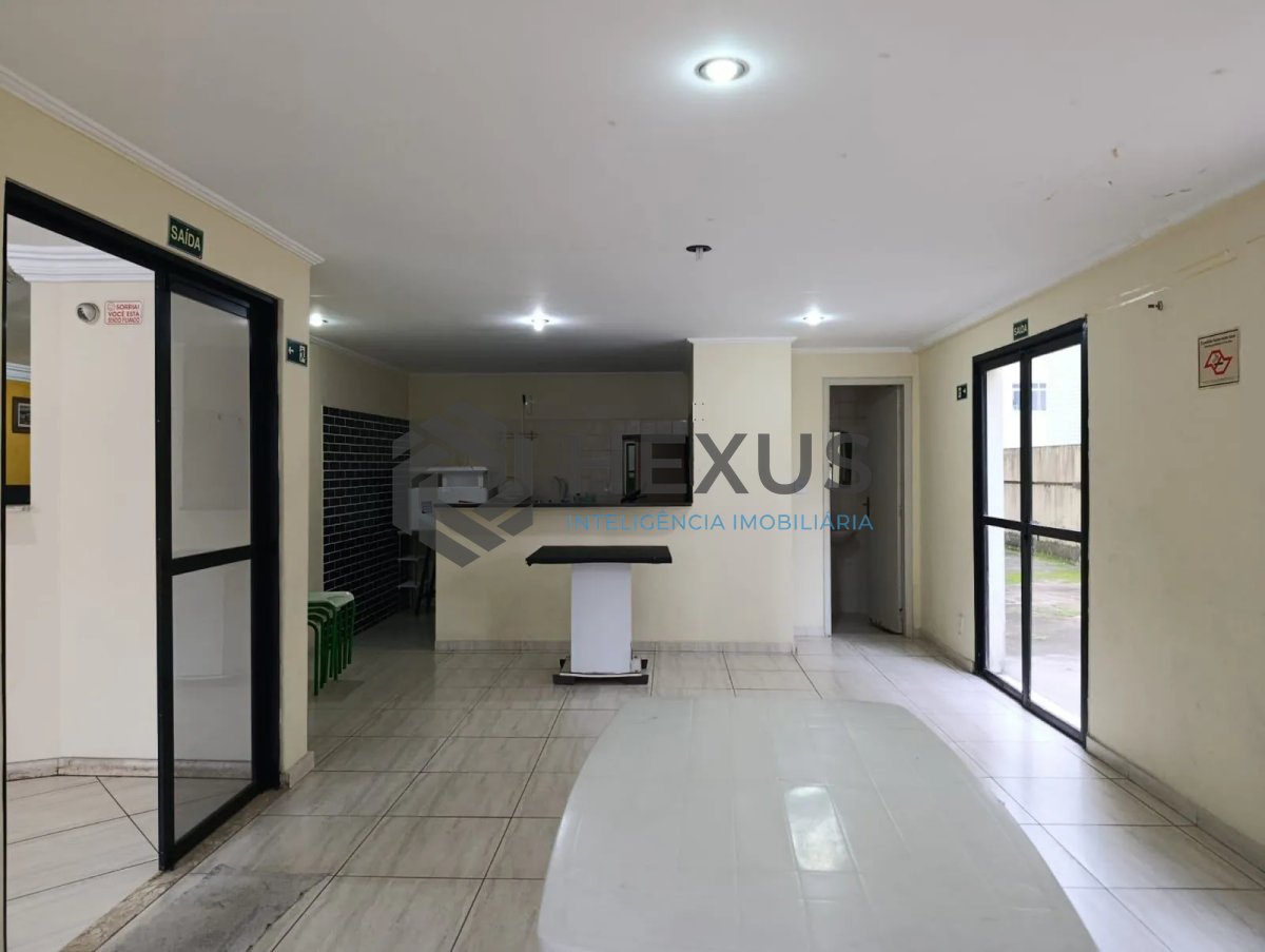 Foto 17 de Apartamento reformado com varanda e lazer a 600m da praia na Enseada, Guarujá