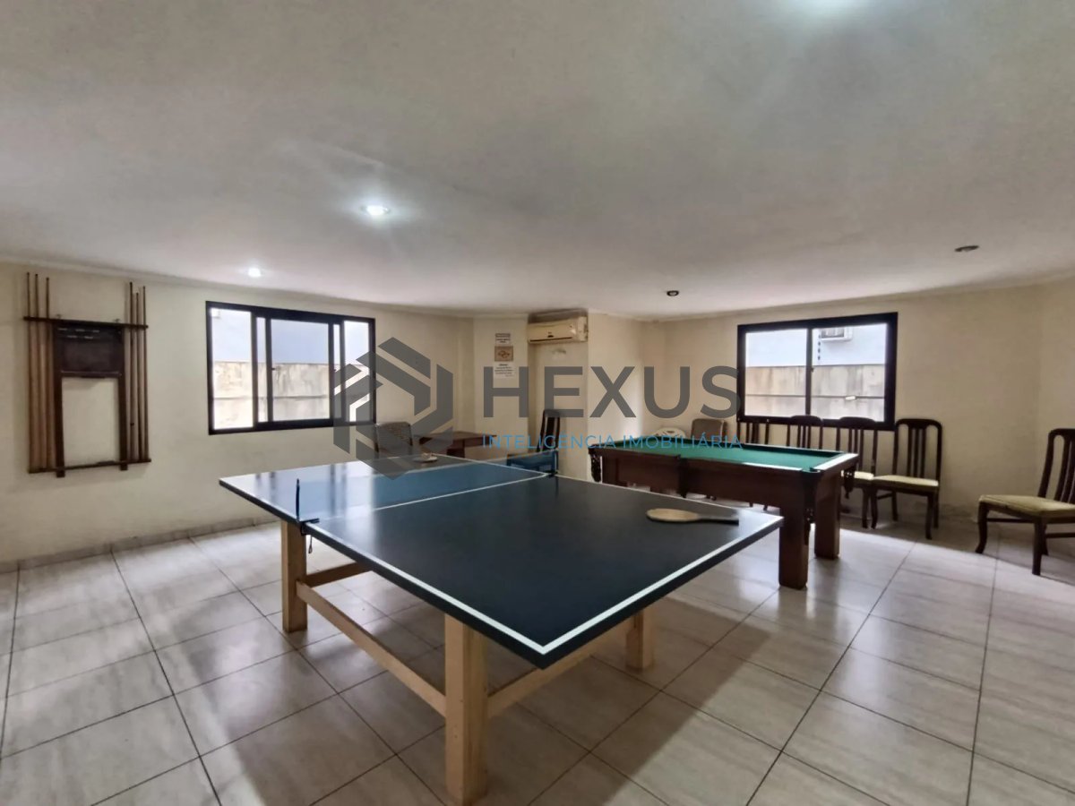 Foto 19 de Apartamento reformado com varanda e lazer a 600m da praia na Enseada, Guarujá