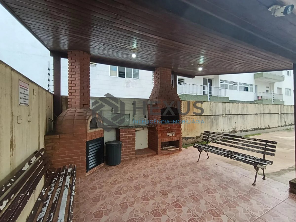 Foto 21 de Apartamento reformado com varanda e lazer a 600m da praia na Enseada, Guarujá