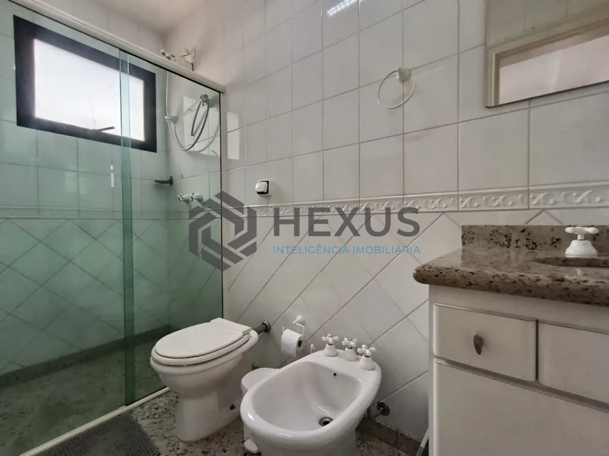 Foto 18 de Apartamento com varanda e lazer na Enseada, Guarujá
