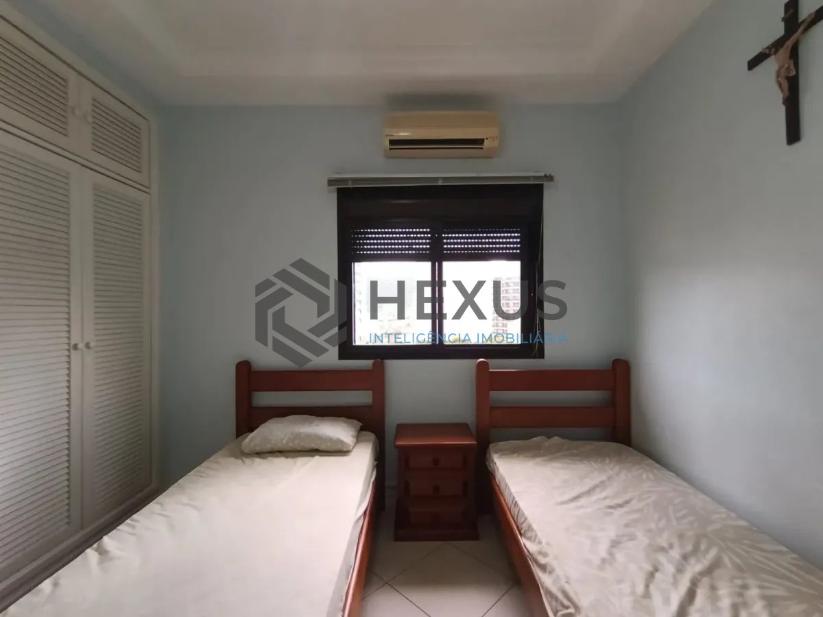 Foto 20 de Apartamento com varanda e lazer na Enseada, Guarujá