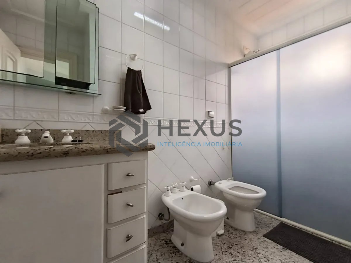 Foto 22 de Apartamento com varanda e lazer na Enseada, Guarujá