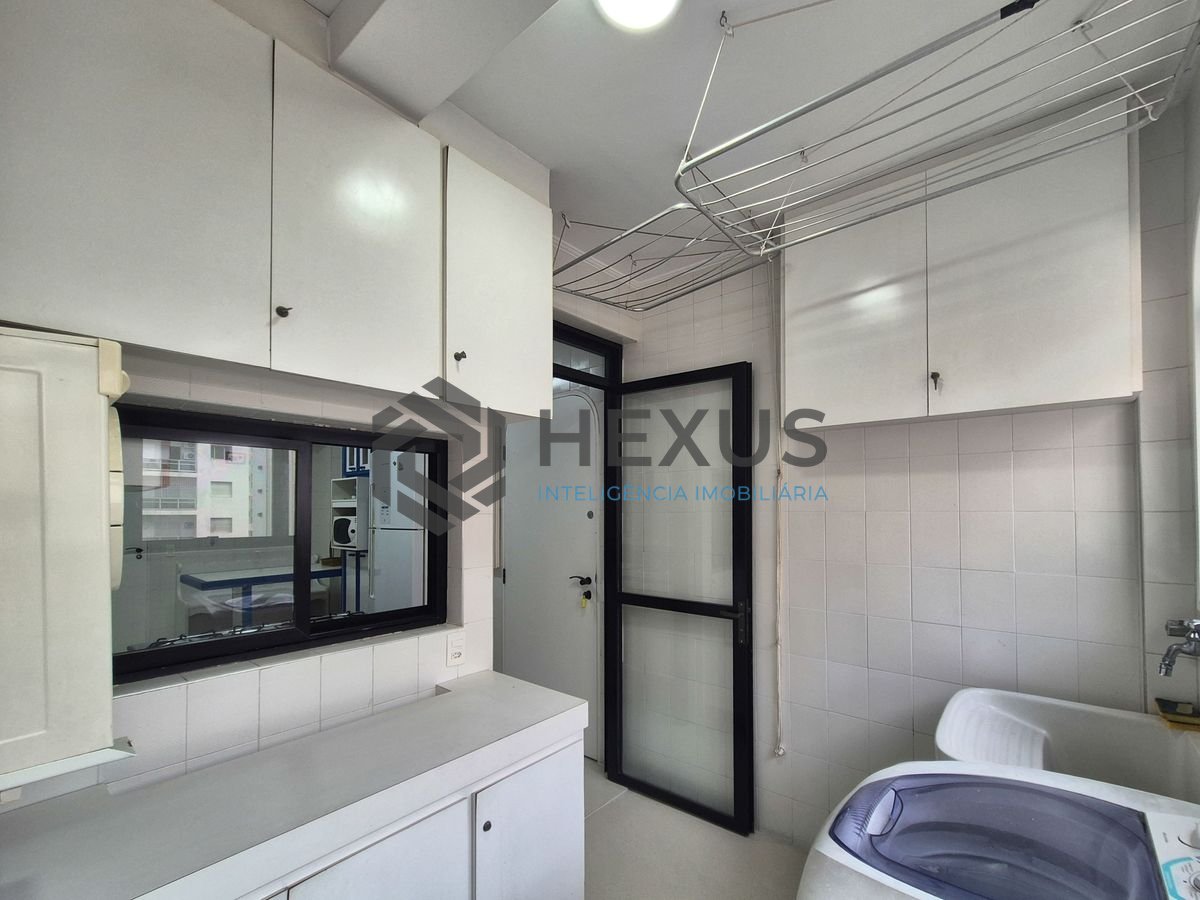Foto 35 de Apartamento beira mar com varanda vista mar e lazer nas Pitangueiras, Guarujá