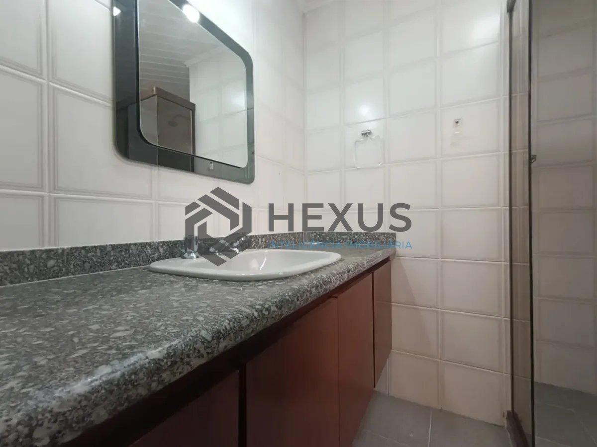 Foto 11 de Apartamento com varanda e lazer na Enseada, Guarujá