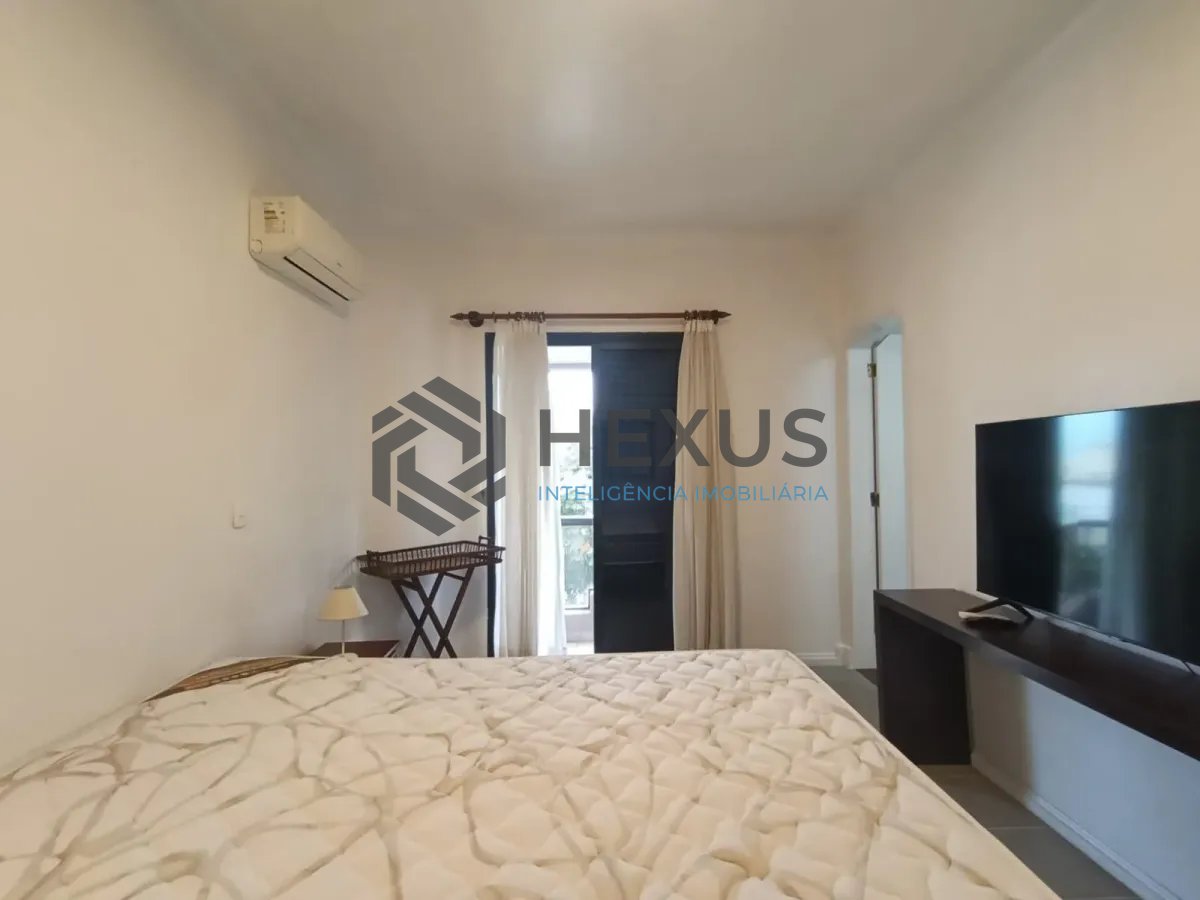 Foto 13 de Apartamento com varanda e lazer na Enseada, Guarujá