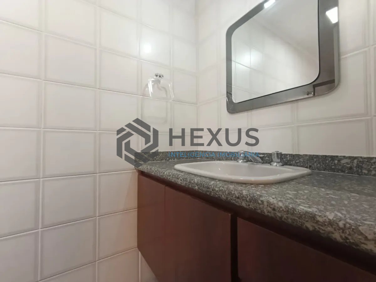 Foto 20 de Apartamento com varanda e lazer na Enseada, Guarujá