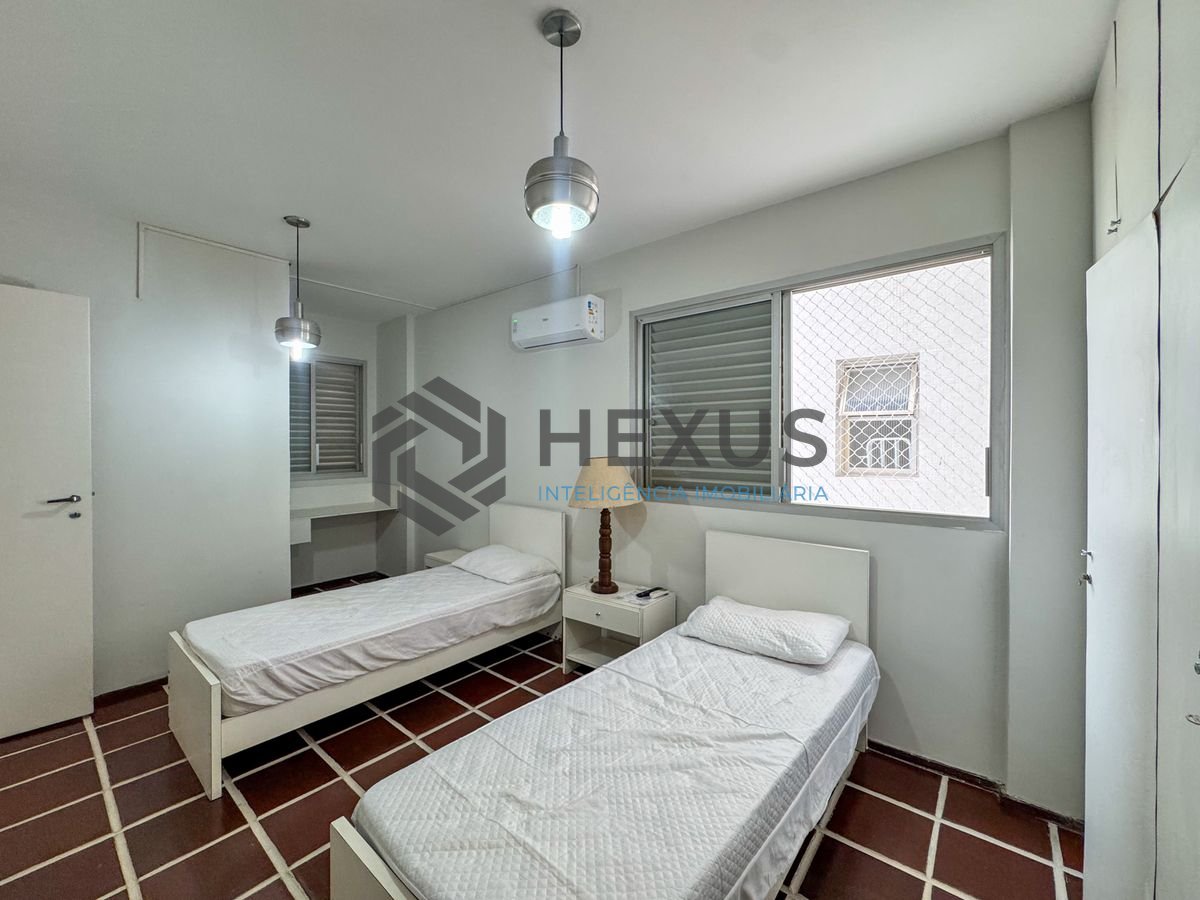 Foto 11 de Apartamento com varanda vista mar e lazer a 1 quadra da praia nas Pitangueiras, Guarujá