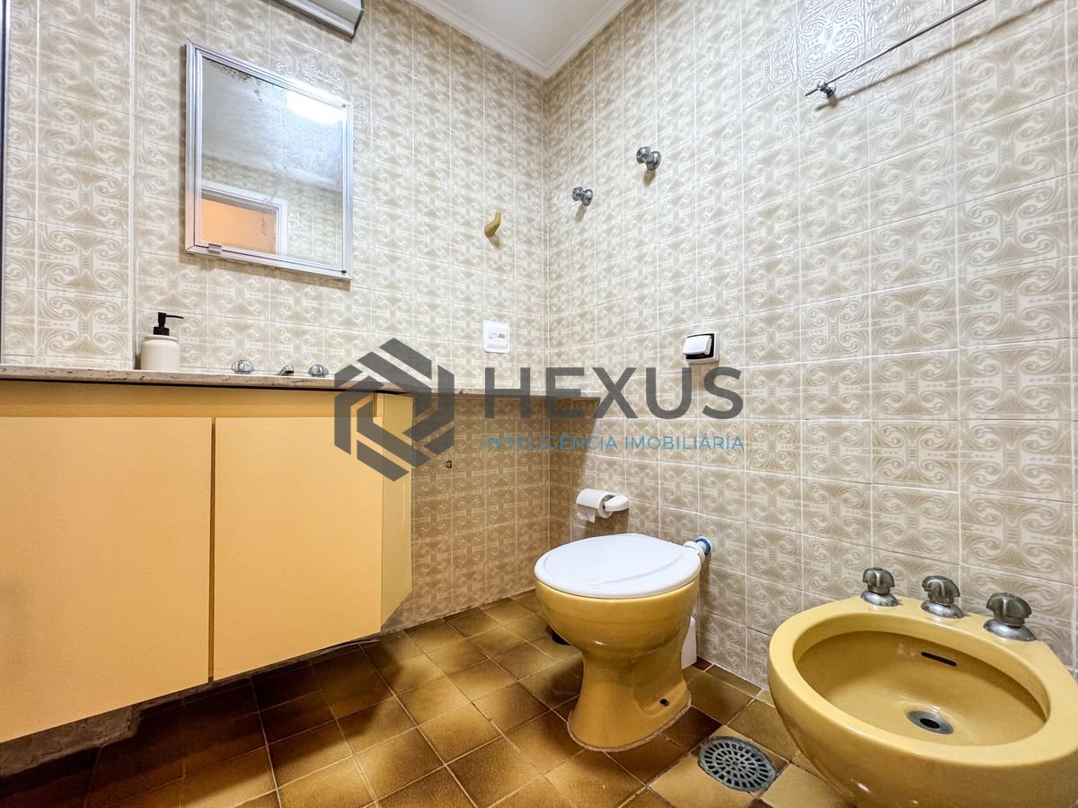 Foto 17 de Apartamento com varanda vista mar e lazer a 1 quadra da praia nas Pitangueiras, Guarujá