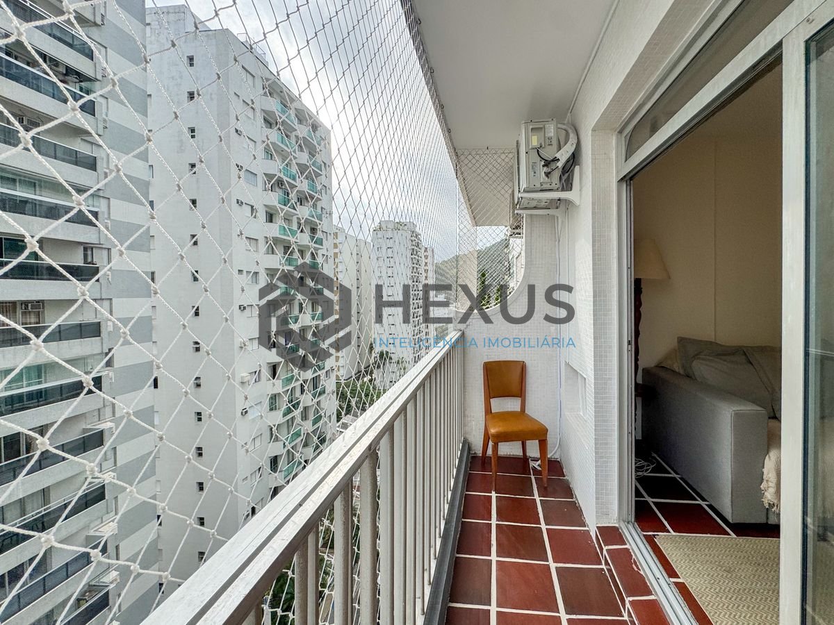 Foto 10 de Apartamento com varanda vista mar e lazer a 1 quadra da praia nas Pitangueiras, Guarujá