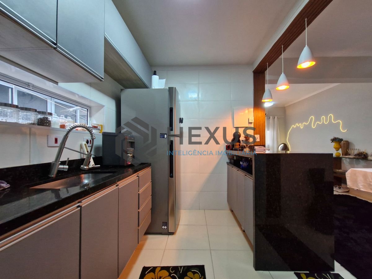 Foto 11 de Casa reformada com churrasqueira na Vila Santa Rosa, Guarujá