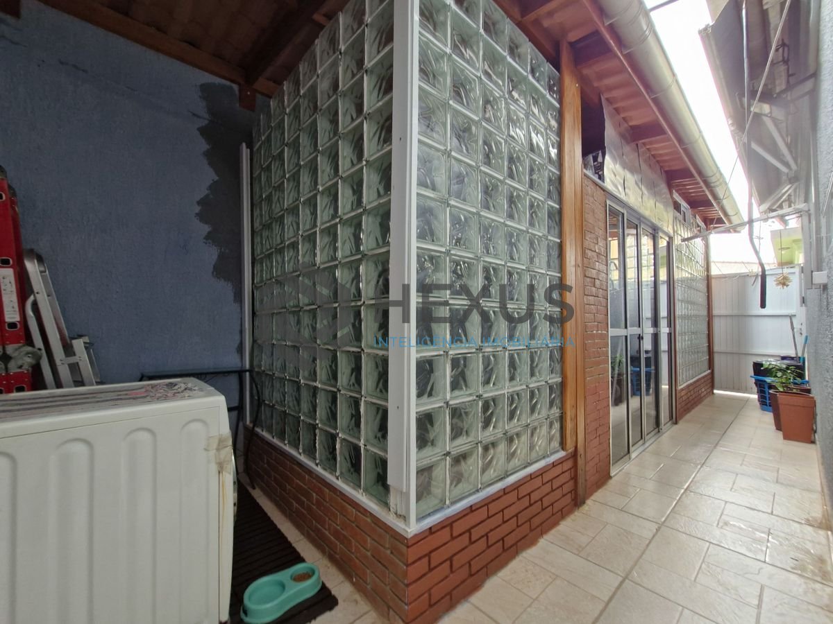 Foto 38 de Casa reformada com churrasqueira na Vila Santa Rosa, Guarujá
