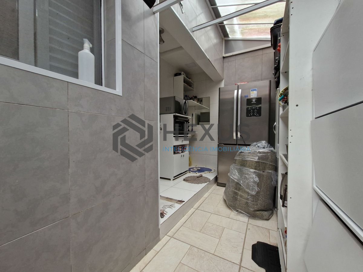 Foto 40 de Casa reformada com churrasqueira na Vila Santa Rosa, Guarujá