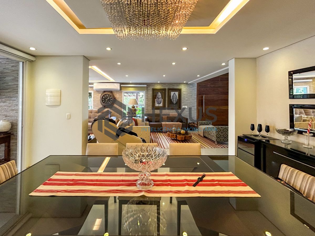 Foto 15 de Casa reformada com piscina e área gourmet no Graville na Enseada, Guarujá