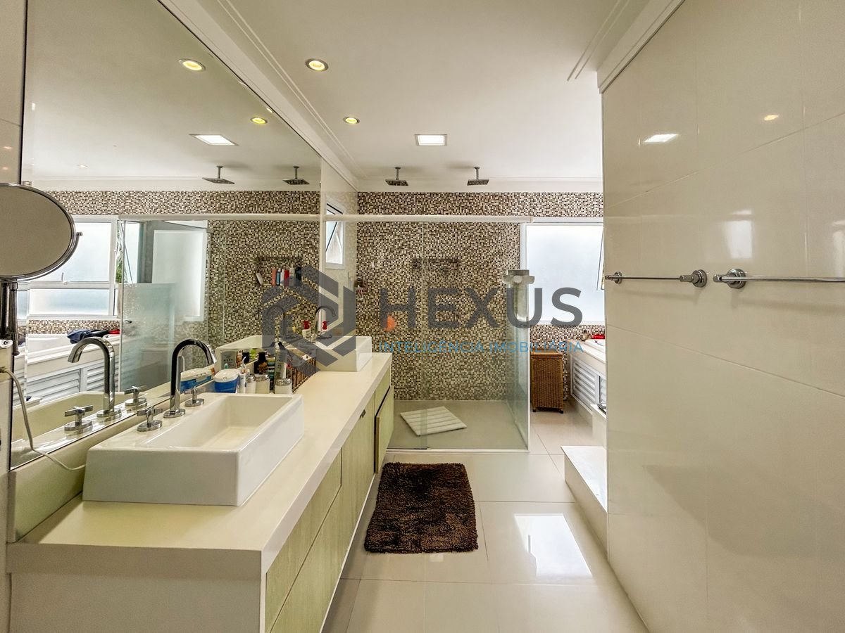 Foto 23 de Casa reformada com piscina e área gourmet no Graville na Enseada, Guarujá