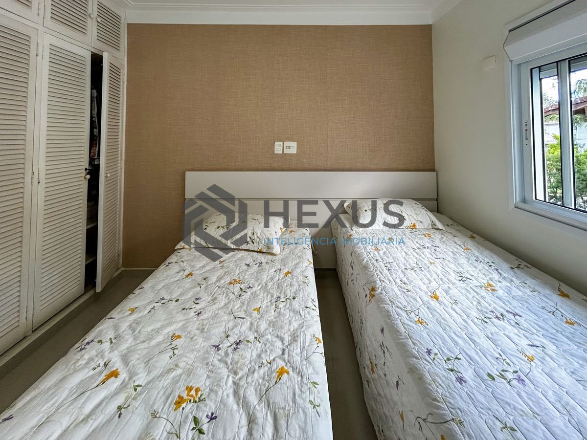 Foto 40 de Casa reformada com piscina e área gourmet no Graville na Enseada, Guarujá