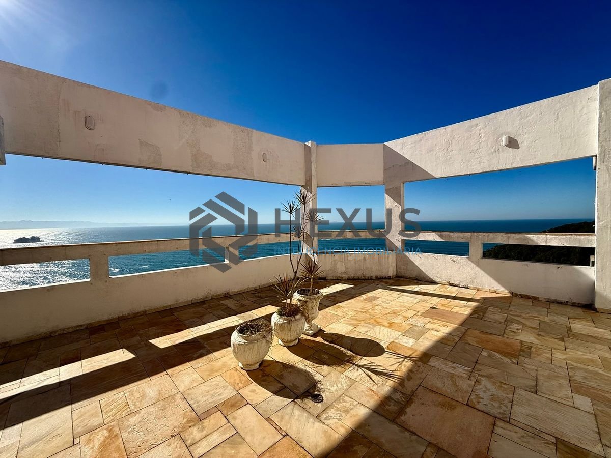 Foto 5 de Cobertura Triplex reformada com varanda vista mar e lazer na beira mar no Morro Sorocotuba na Enseada, Guarujá