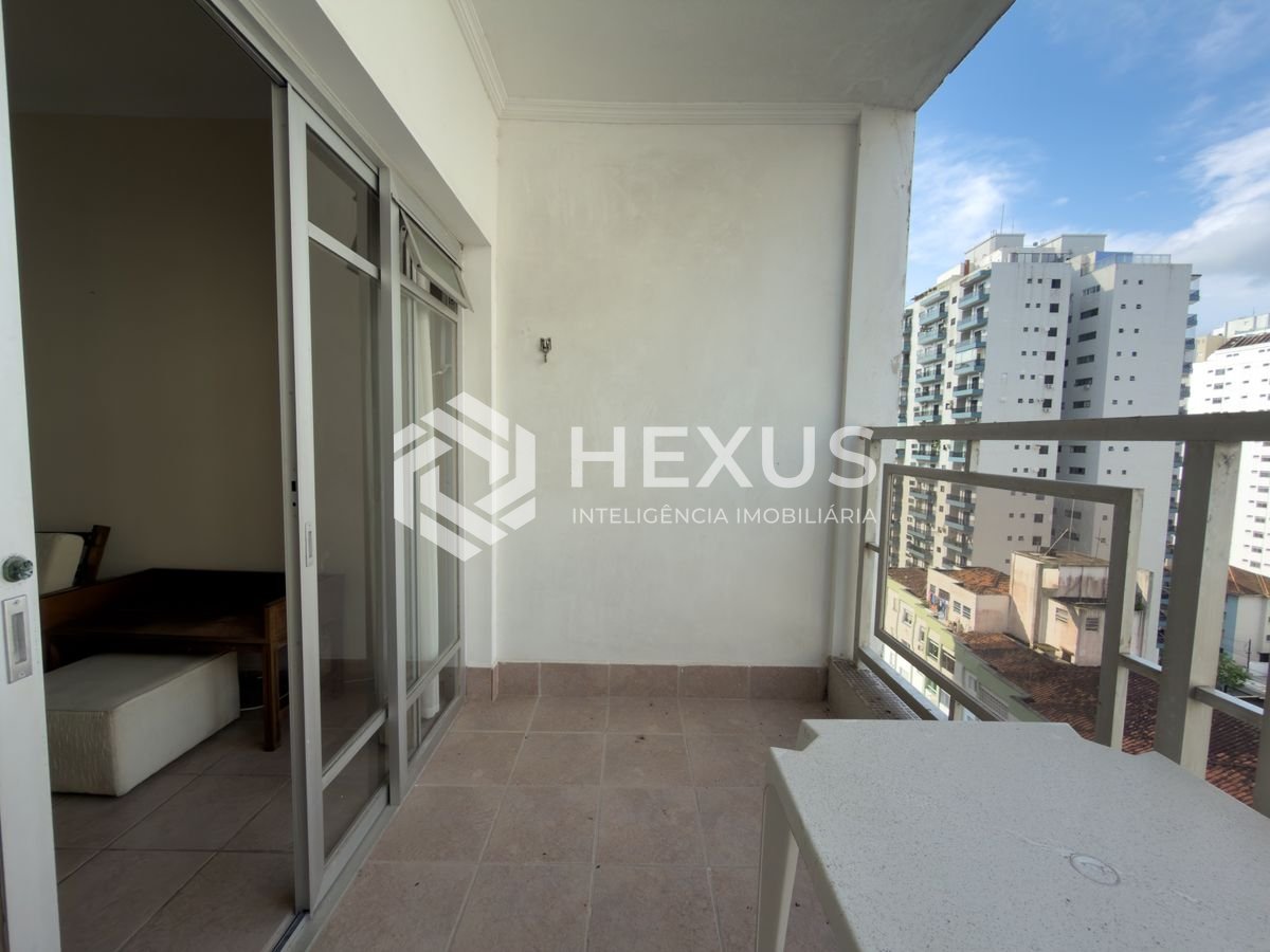 Foto 3 de Apartamento com varanda e lazer a 100m da praia nas Pitangueiras, Guarujá