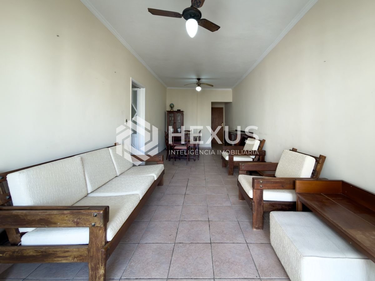 Foto 2 de Apartamento com varanda e lazer a 100m da praia nas Pitangueiras, Guarujá