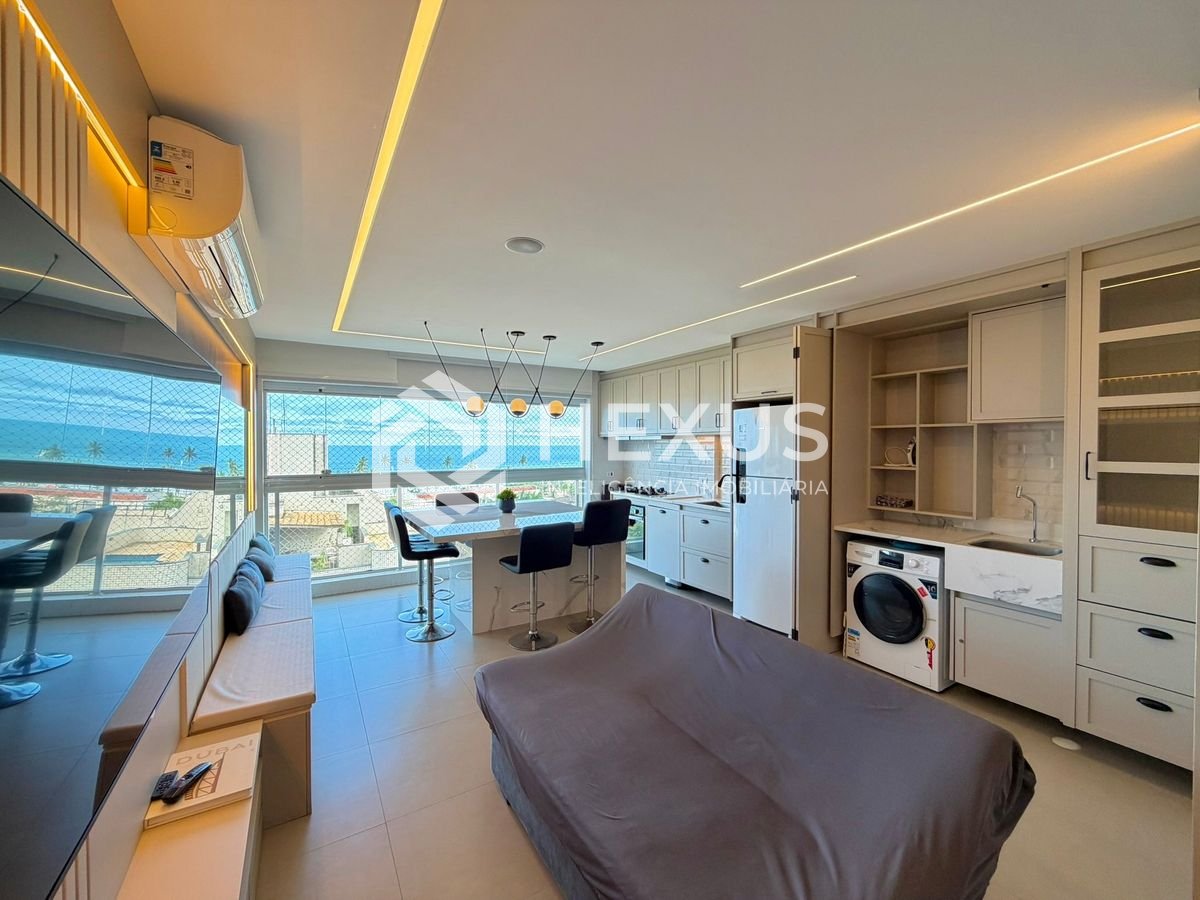 Foto 5 de Apartamento reformado com vista mar a 2 quadras da praia na Enseada, Guarujá