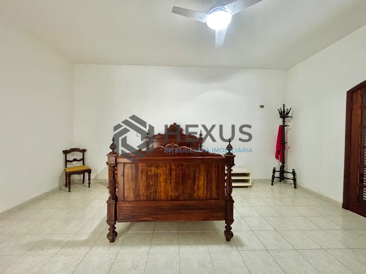 Foto 43 de Casa reformada com piscina e área gourmet no Jardim Acapulco, Guarujá